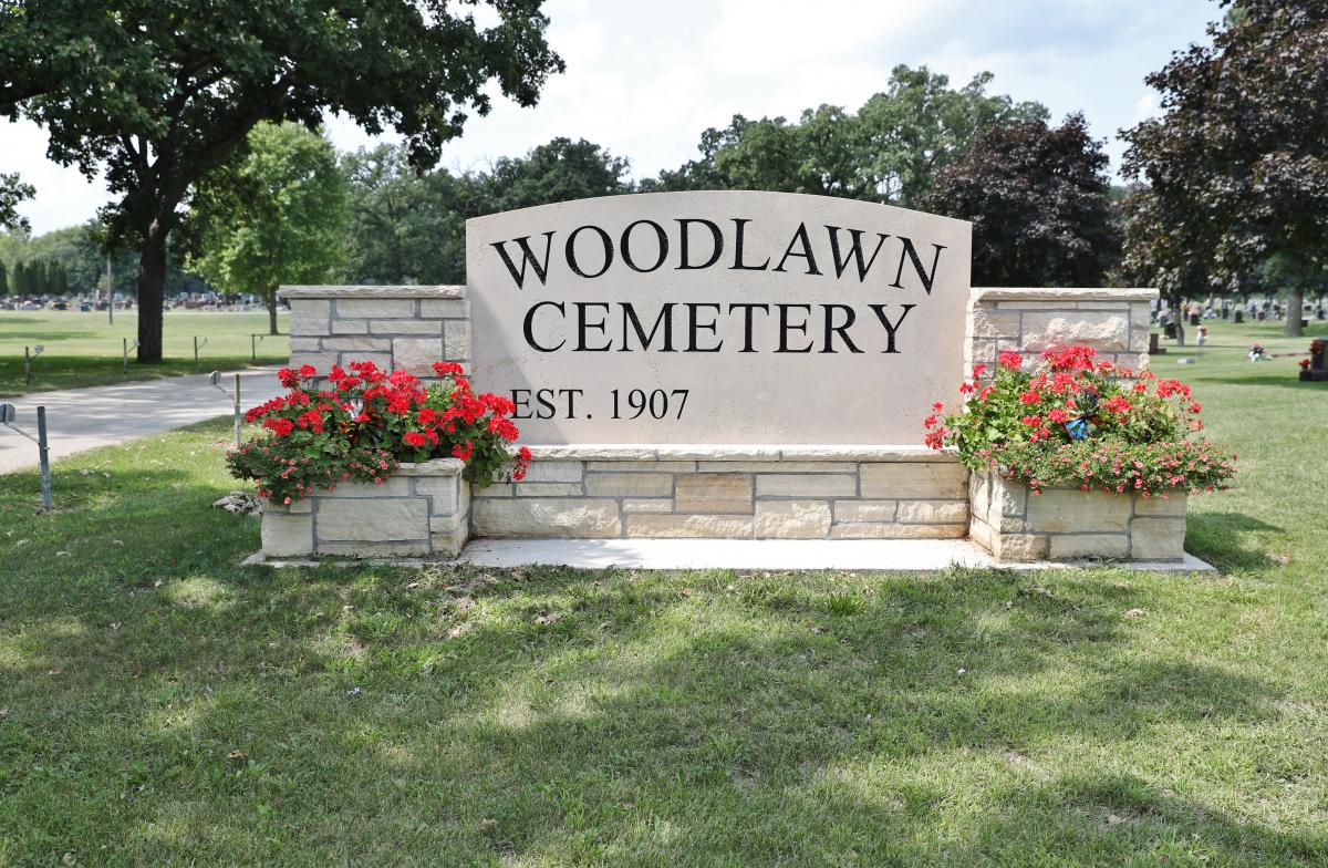 Woodlawn Cemetery Sign